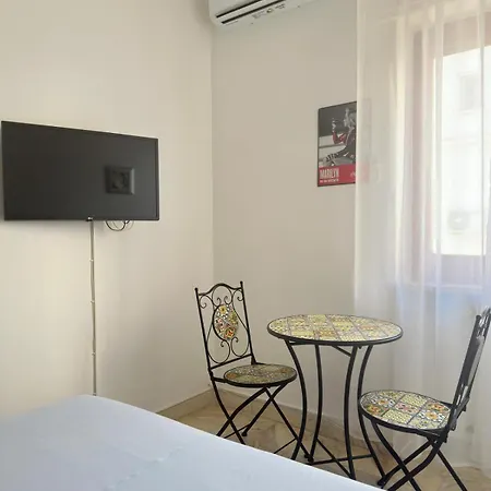 Casa Flora بيسْكيتْشّي